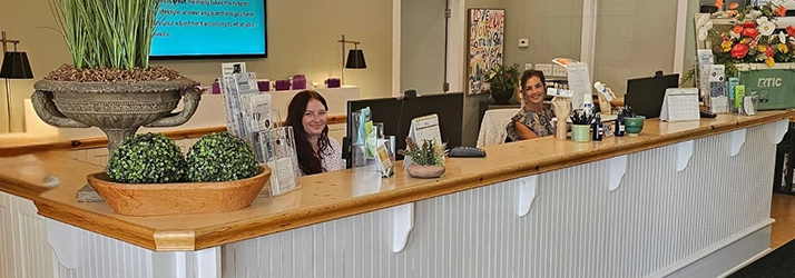 Chiropractic Worthington OH Staff Members At Front Desk Staff Members At Front Desk